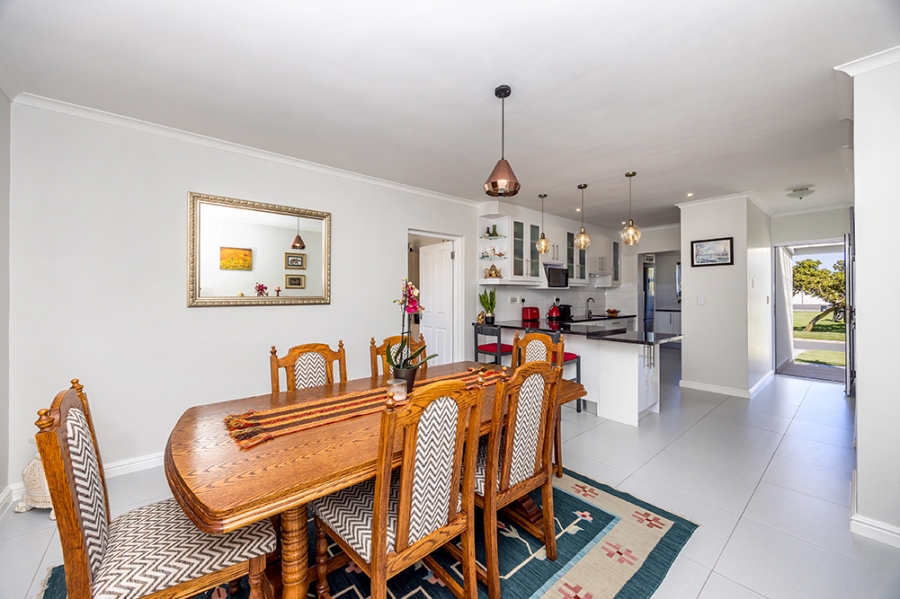 3 Bedroom Property for Sale in Sunningdale Western Cape